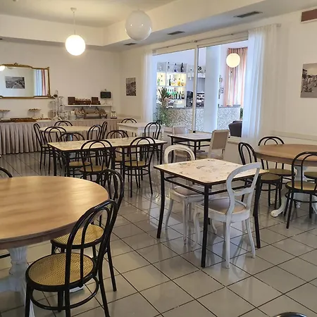 Esedra Hotel 3*