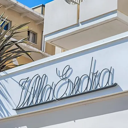 Hotel Esedra 3*