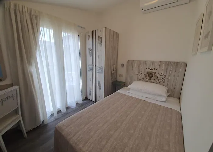 Hotel Esedra 3*